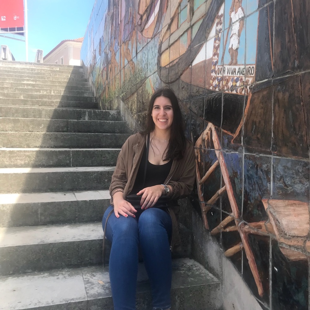 Meet your Posher, Ana